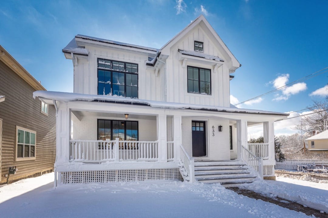 View of front of custom home, build to Suit | Platinum Builders